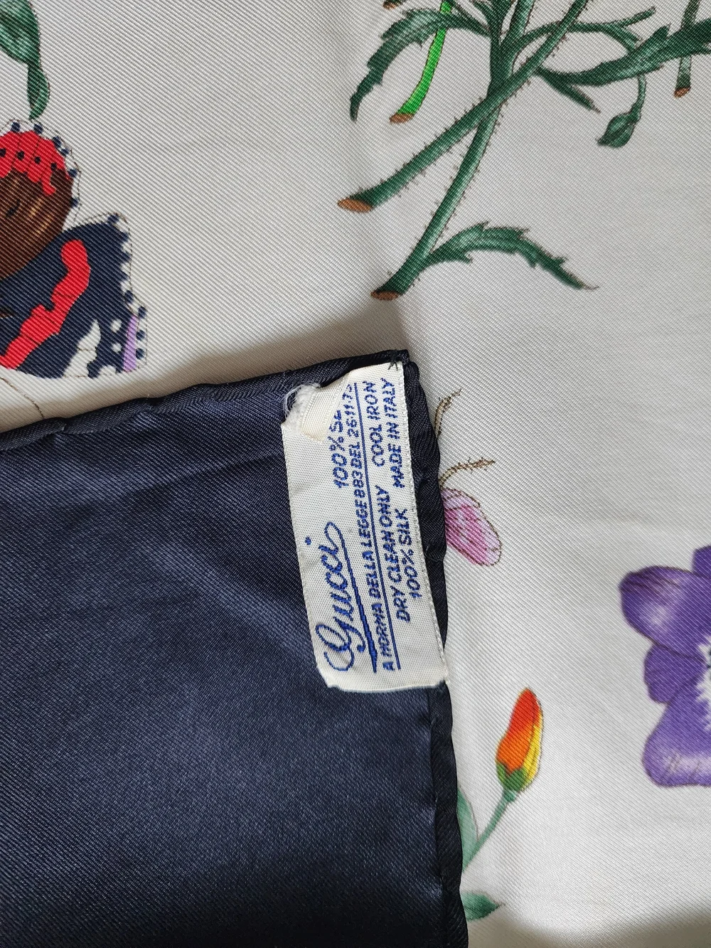 Auth Gucci Floral Silk Scarf